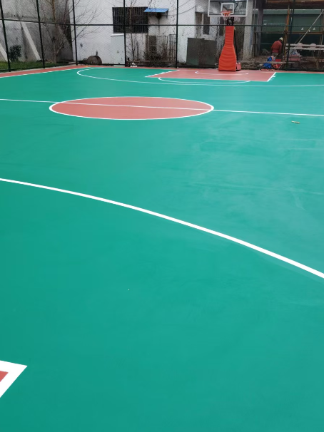 左云 球场长期使用易出现地面开裂